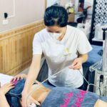 Siết eo vùng bụng tại Spa